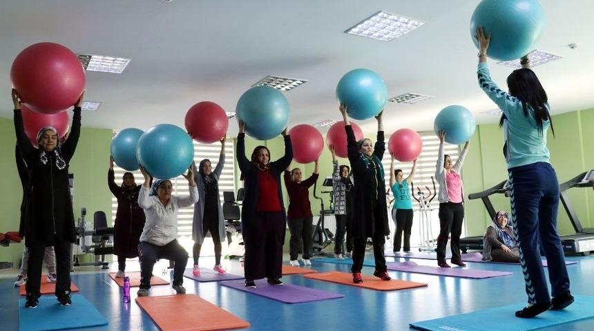 Van B&uuml;y&uuml;kşehir Belediyesi Kadınlar İ&ccedil;in Spor Merkezi A&ccedil;tı