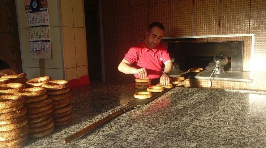 Denetimlerden S&uuml;rekli Başarıyla Ge&ccedil;en Esnafa &Ouml;d&uuml;l