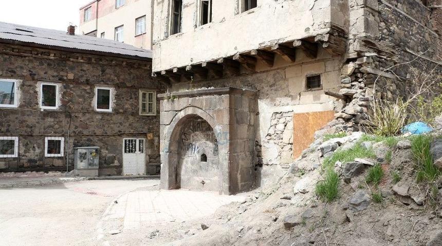 B&uuml;y&uuml;kşehir Şehrin Tarihi &Ccedil;eşmelerini Yeniden Restore Edecek