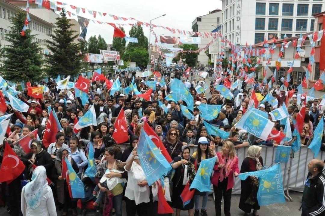 Akşener Kars&rsquo;ta Beklediği İlgiyi G&ouml;rmedi