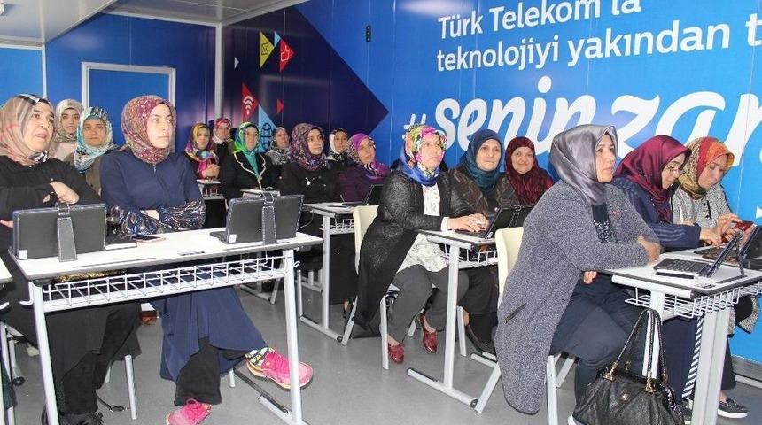 T&uuml;rk Telekom Teknoloji Seferberliği Projesi Konyalı Kadınlarla Buluştu