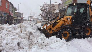 Bingöl’de Kar 70 Köy Yolunu Ulaşıma Kapattı