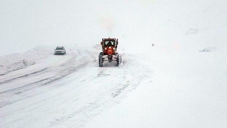 Van-bahçesaray Yolunda Karla Mücadele Çalışması G3