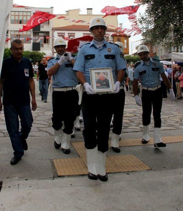 Eski Bakan Son Yolculuğuna Uğurlardı