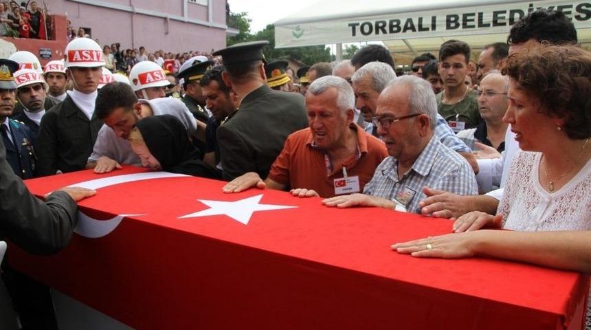 İzmir Şehidini Uğurladı