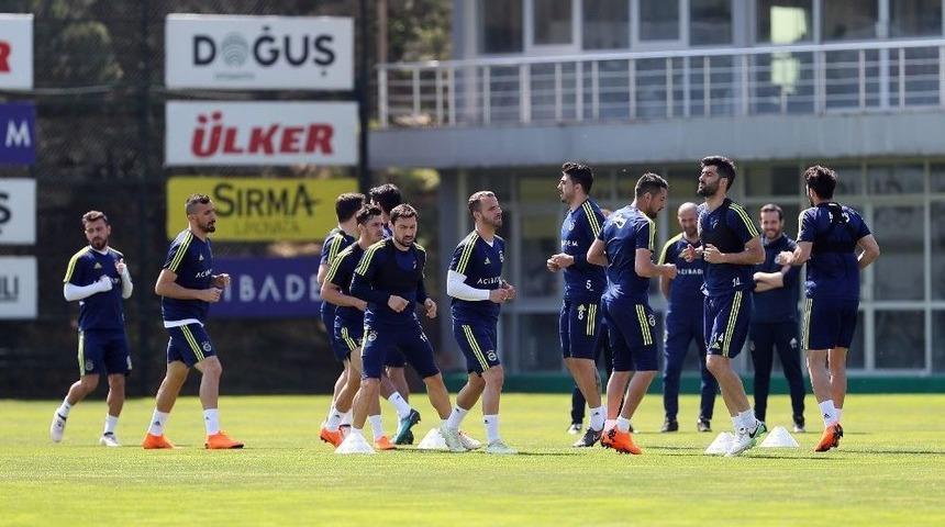 Fenerbahçe’de Kasımpaşa Hazırlıkları Sürüyor