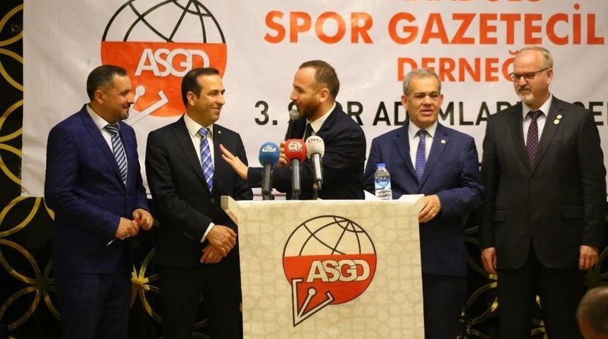 Asgd 3. Spor Adamları &Ouml;d&uuml;l Gecesini Feridun Yıldız Anısına Yaptı