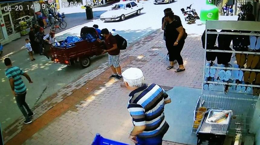 Yolun Karşısına Geçmek İsterken Motosikletin Altında Kaldı