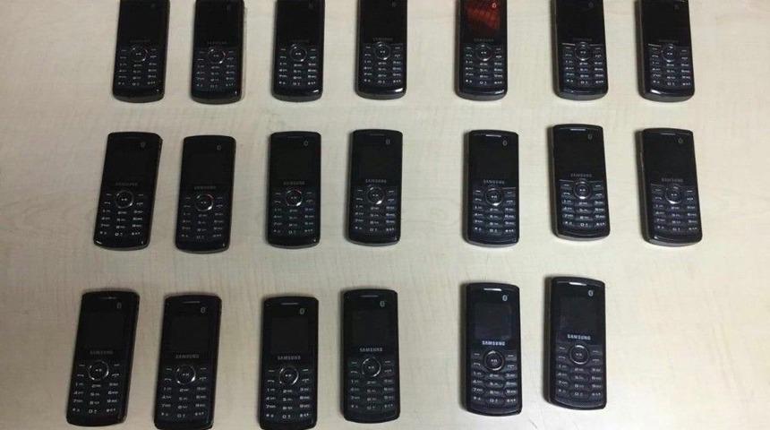 Van&rsquo;da 85 Adet Ka&ccedil;ak Cep Telefonu Ele Ge&ccedil;irildi