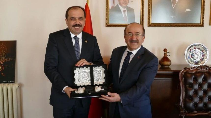 Başkan G&uuml;mr&uuml;k&ccedil;&uuml;oğlu, Tbmm &Ccedil;evre Komisyonu Başkanı Balta&rsquo;yı Ağırladı