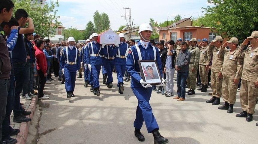 Kazada Hayatını Kaybeden Jandarma Er Son Yolculuğuna Uğurlandı