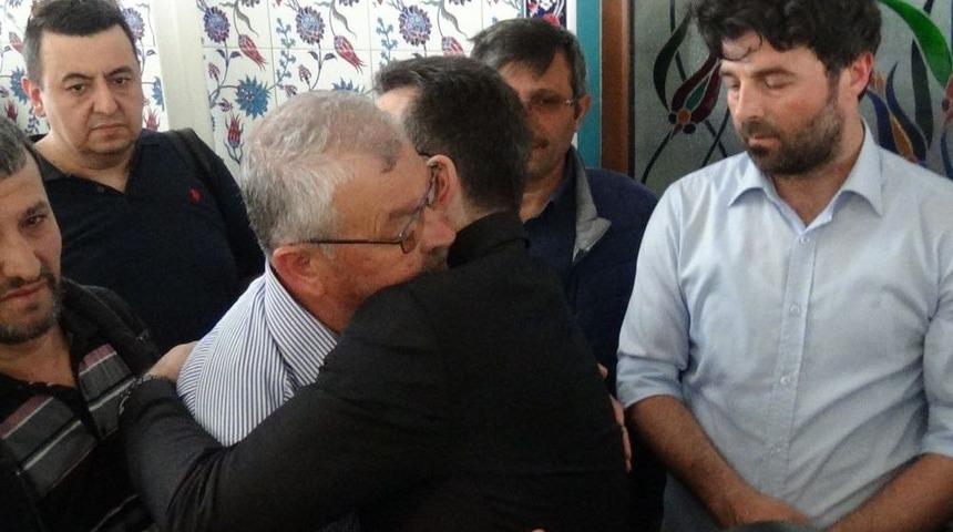 Valinin Eşinin Yaralandığı Kazada &Ouml;len Minib&uuml;s S&uuml;r&uuml;c&uuml;s&uuml; Toprağa Verildi