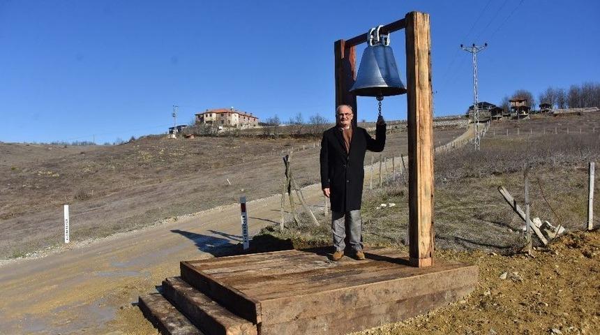 Kurtuluş Yolu Üzerine ’yol Gösterici Çanlar’