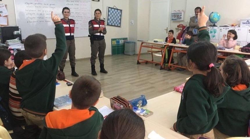 &Ouml;ğrencilere Jandarma Anlatıldı