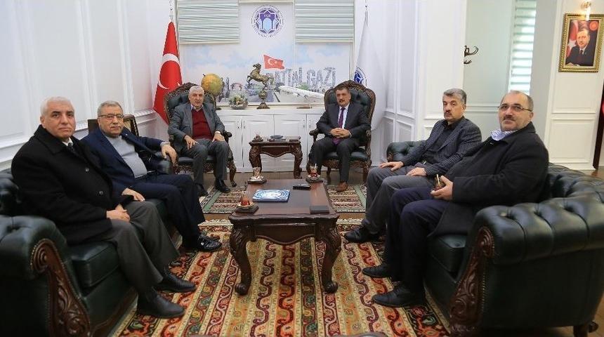 Belediye Başkanı Sadi G&uuml;rkan&rsquo;a &Ouml;vg&uuml;