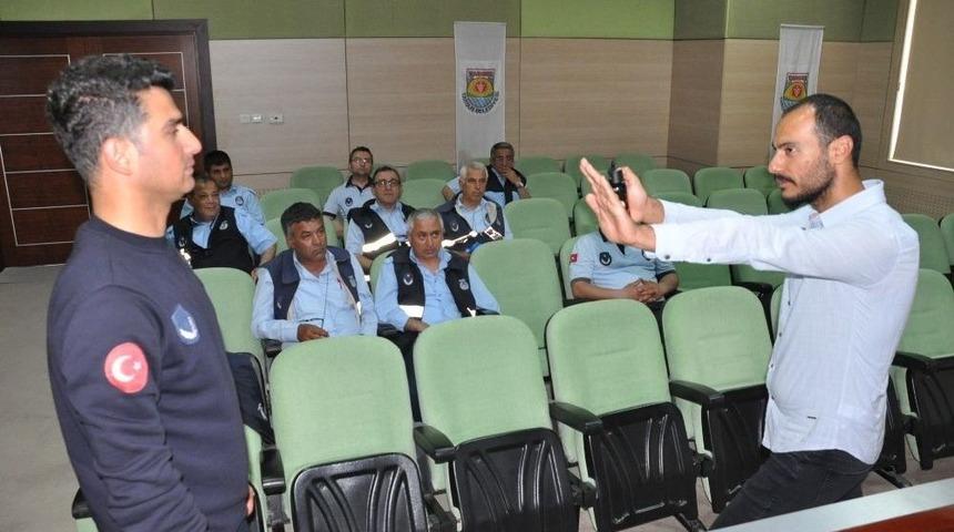 Emniyetten Zabıta Ekiplerine Yakın Savunma Tekniği Ve Biber Gazı Kursu