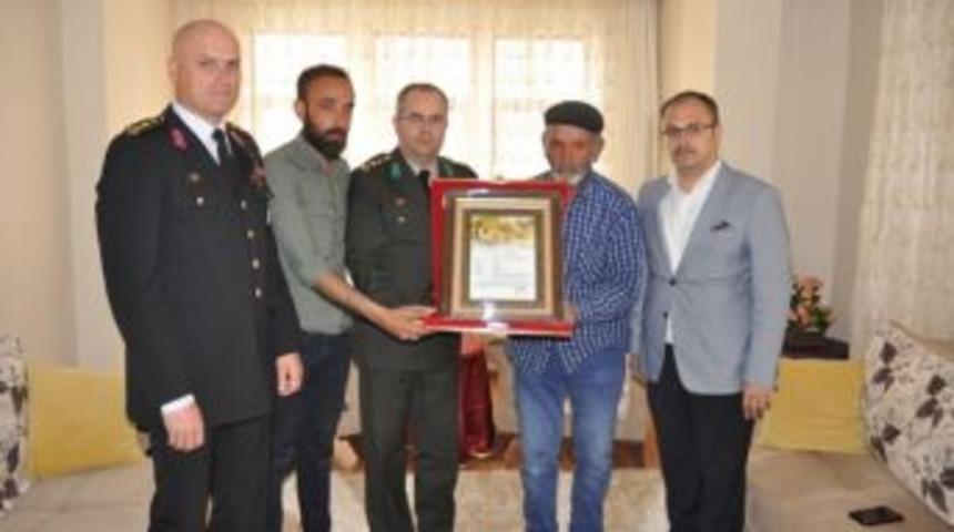 Afrin Şehidinin Ailesine Şehitlik Beratı Takdim Edildi