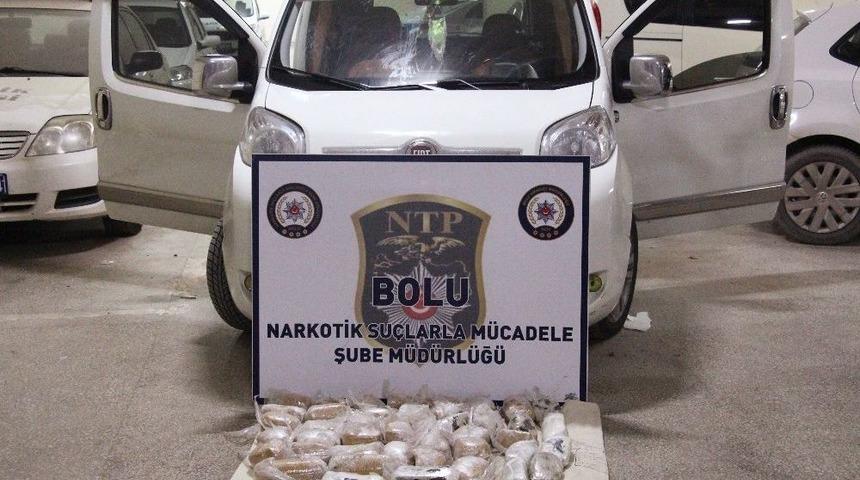 15 Kilo 396 Gram Esrar İle Yakalanan Aile, &Ccedil;ocuklarıyla Adliyeye Sevk Edildi