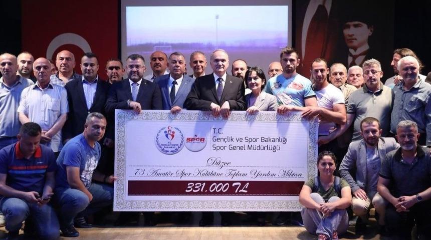 Bakan &Ouml;zl&uuml;&rsquo;den Amat&ouml;r Spor Kul&uuml;plerine Destek