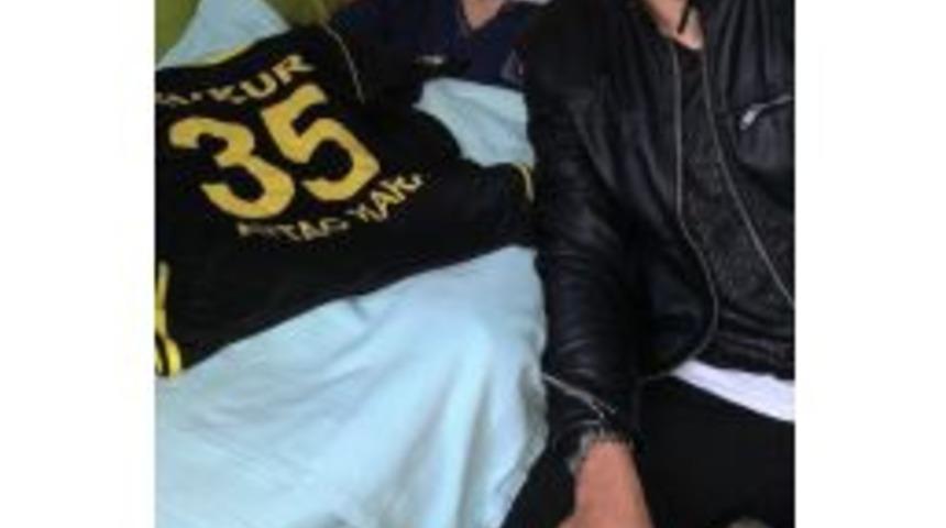 Evkur Yeni Malatyasporlu Ayta&ccedil; Kara, Engelli Hayranıyla Buluştu