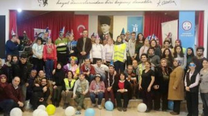 Yeni Yılı Down Sendromlu Ve Özel Gereksinimli Arkadaşlarıyla Geçirdiler