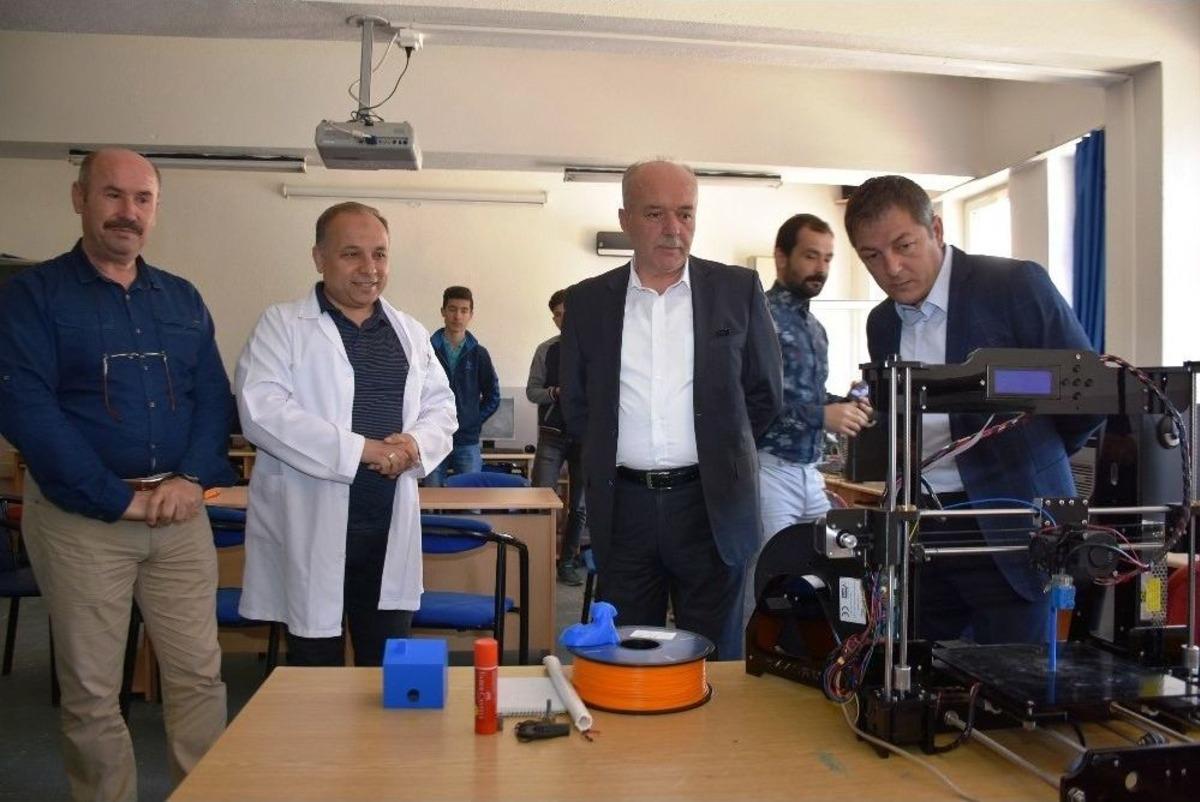 Başkan Bah&ccedil;avan End&uuml;stri Meslek Lisesini Ziyaret Etti