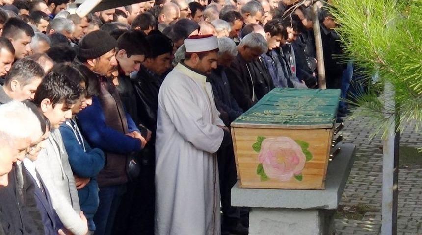 Kayınbiraderine Yardım İ&ccedil;in Giden Gardiyan, Toprak Altında Can Verdi