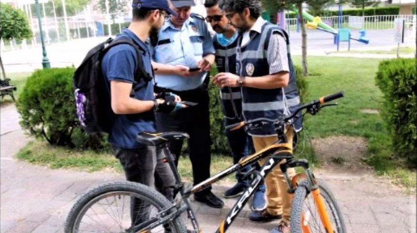 Narkotik&rsquo;ten Bir G&uuml;nde 4 Farklı Uygulama