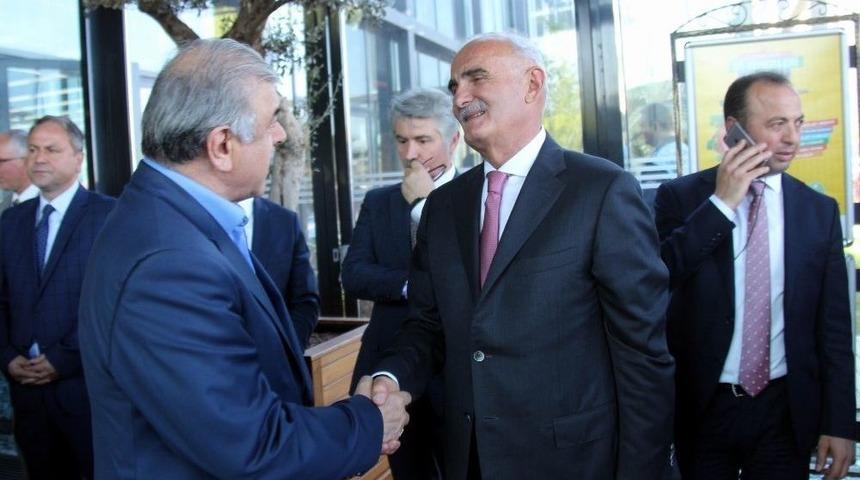 Yılmaz, Belediye &Ccedil;alışanları İle Vedalaştı