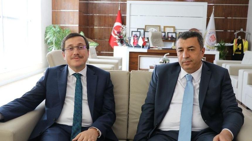 Rekt&ouml;r Kızılay Ve &Ouml;zcan&rsquo;dan Kayısı İ&ccedil;in İşbirliği Vurgusu