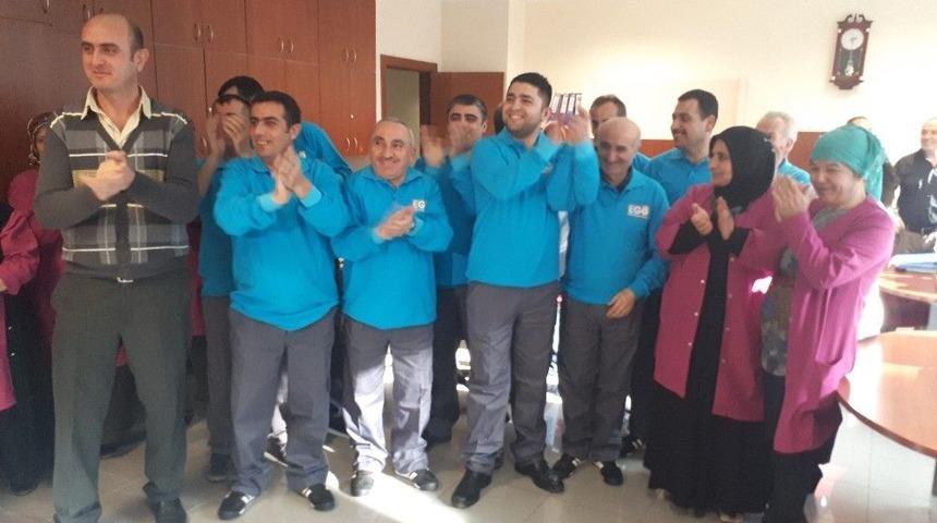 Taşeron İş&ccedil;iler Kadroya Ge&ccedil;mek İ&ccedil;in Başvurularını Yapıyor