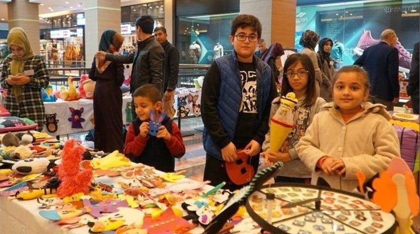 El Yapımı Eğitici Oyuncak Sergisi