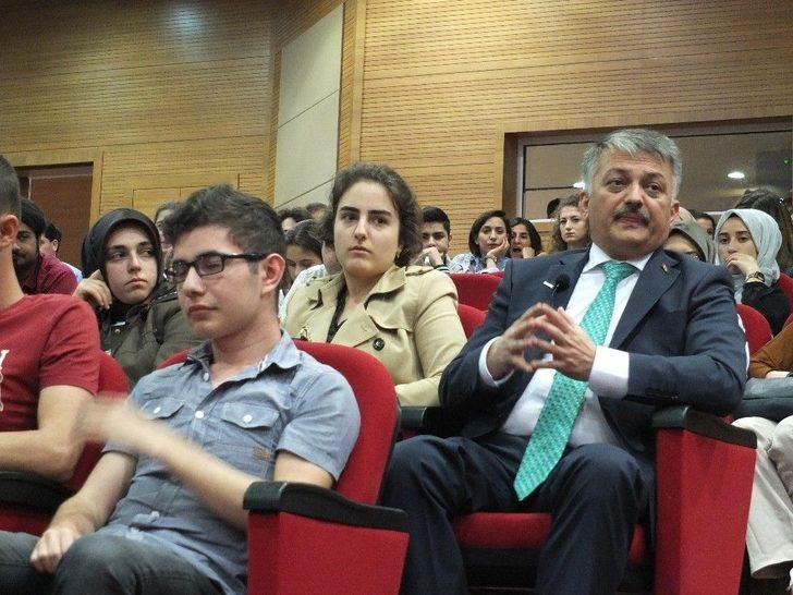 Vali Yazıcı Üniversitelilerle Buluştu G1