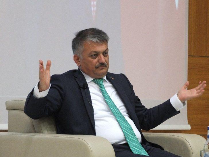 Vali Yazıcı Üniversitelilerle Buluştu G2