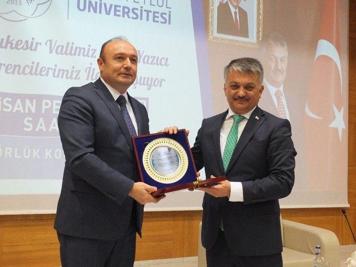 Vali Yazıcı Üniversitelilerle Buluştu G3