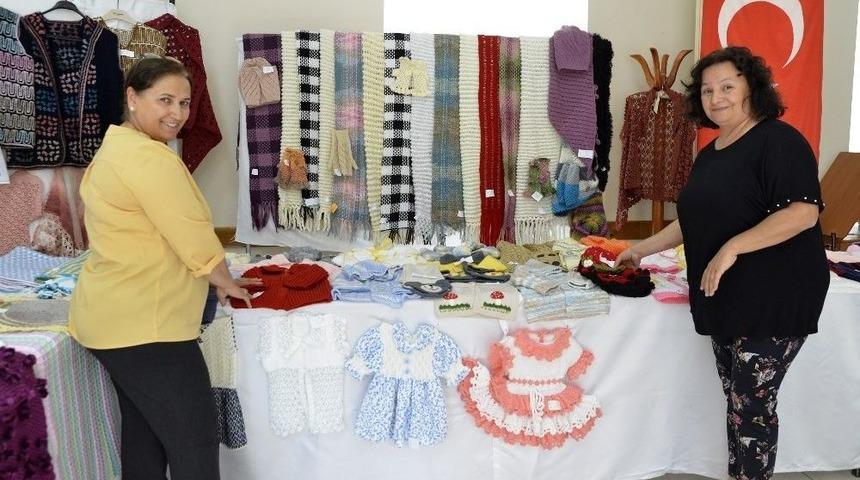 Tepebaşı&rsquo;nda Kursiyer Kadınlar H&uuml;nerlerini Sergiliyor