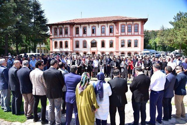 Belediye Çalışanları İle Vedalaşan Başkan Yağcı İstifa Sebebini Açıkladı