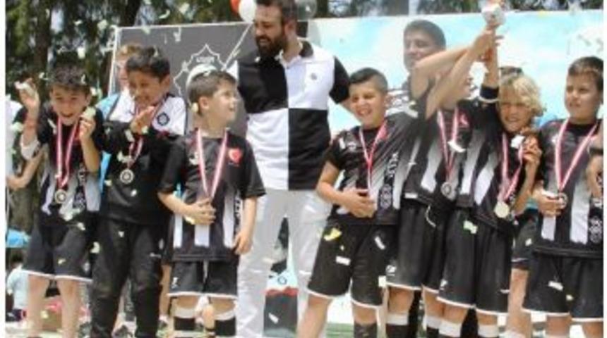 Altay, 77. Futbol Okulunu A&ccedil;tı