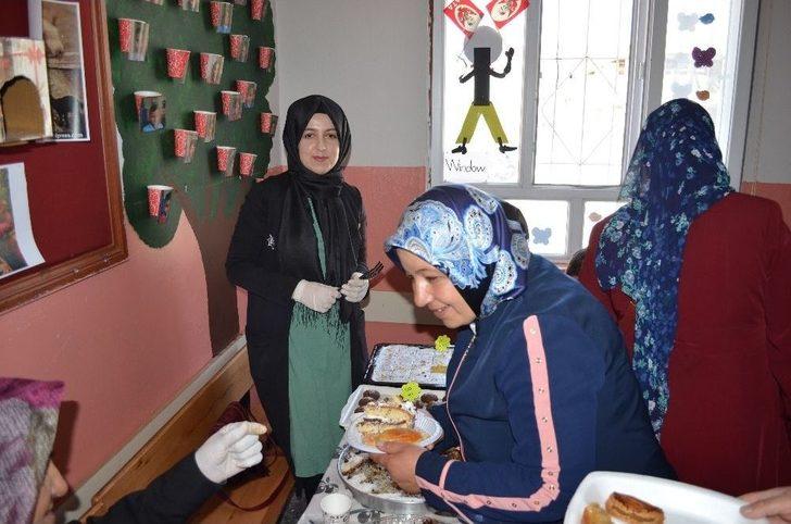 Adilcevaz’da Okul Yararına Kermes Düzenlendi G1