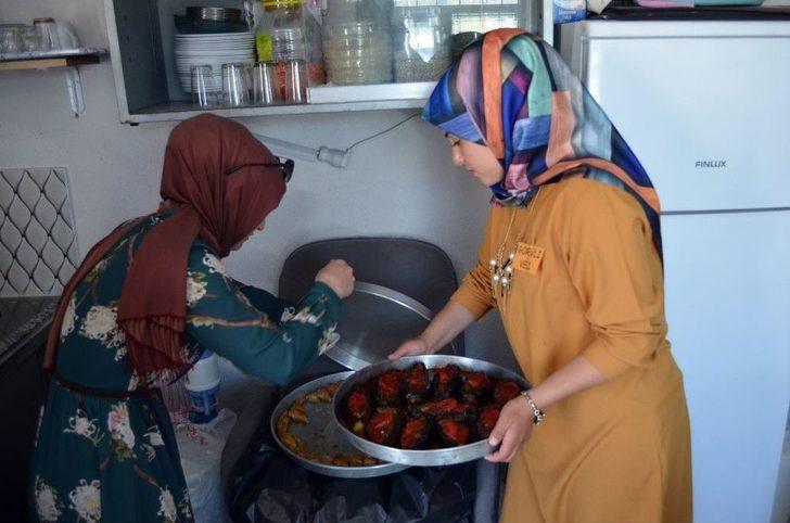 Adilcevaz’da Okul Yararına Kermes Düzenlendi G4