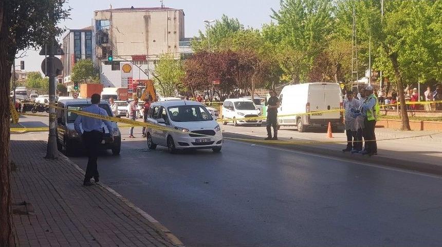 G&uuml;ng&ouml;ren&rsquo;de Trafik Tartışması Kanlı Bitti: 1 &Ouml;l&uuml;, 1 Yaralı