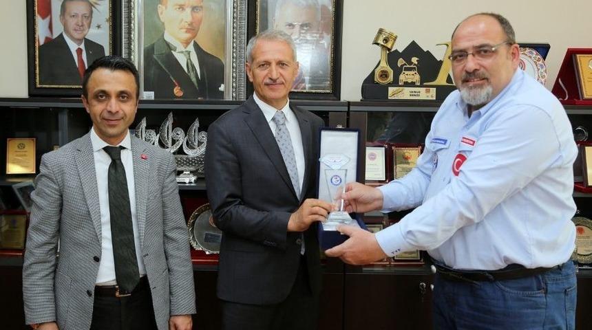 Y&uuml;zme Federasyonu&rsquo;ndan Başkan Dişli&rsquo;ye Ziyaret