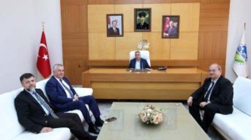 Rekt&ouml;r Yal&ccedil;ın Başkan To&ccedil;oğlu&rsquo;nu Ziyaret Etti