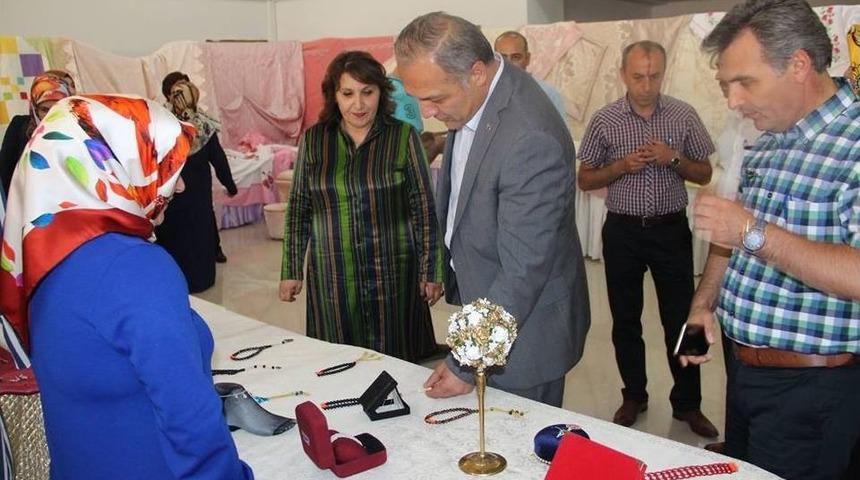 Suluova Hem&rsquo;den Yılsonu Sergisi