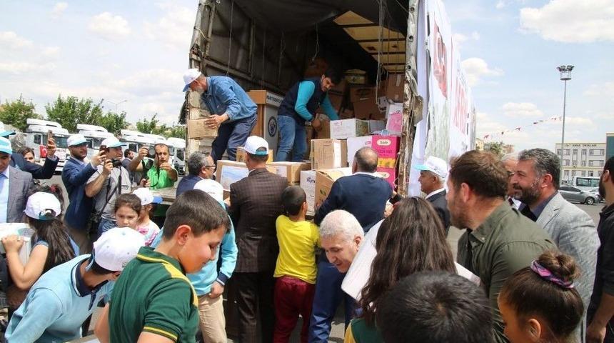 Şanlıurfa&rsquo;dan 18 Tır İnsanı Yardım Afrin&rsquo;e Uğurlandı