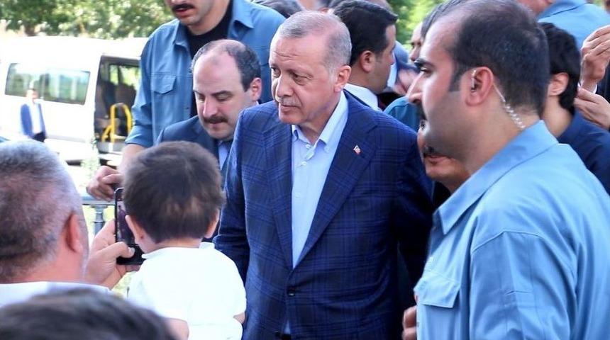 Cumhurbaşkanı Erdoğan&rsquo;dan Milletvekili Yıldız Ve Şehit Ailesine Taziye Ziyareti