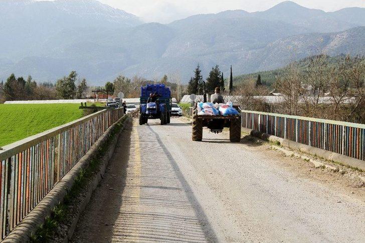 Hasar Gören Köprüde Tehlikeli Yolculuk G3
