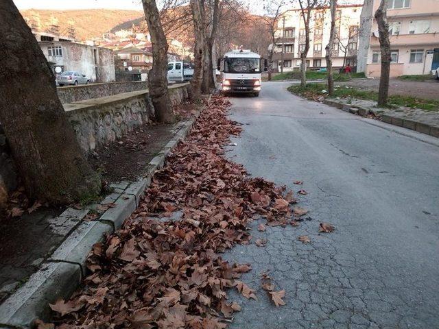 Körfez Belediyesi Temizlik Çalışmalarına Ara Vermiyor