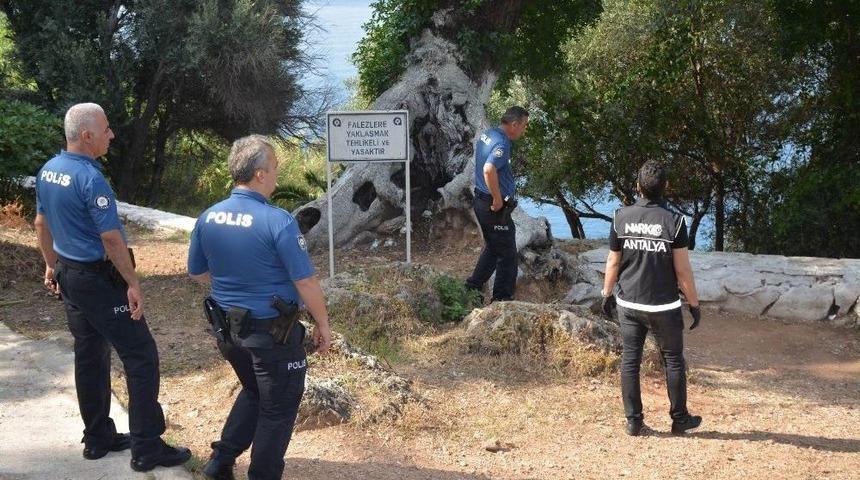 Antalya&rsquo;da Metruk Yapılara Polis Baskını