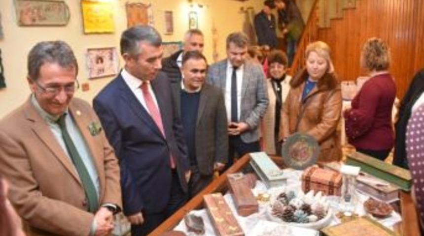 Edremit Belediyesi Ahşap Boyama Kursu Sergisi A&ccedil;ıldı